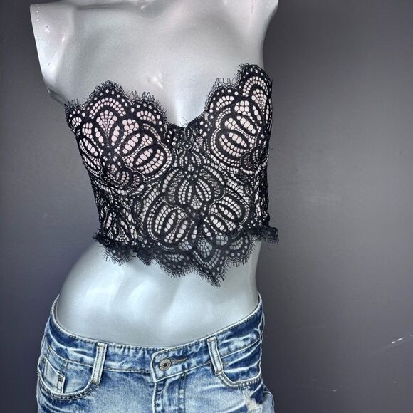 💚SALE💚 Dynamite Black/Beige Lace Strapless Bustier Crop Top - Picture 3 of 8